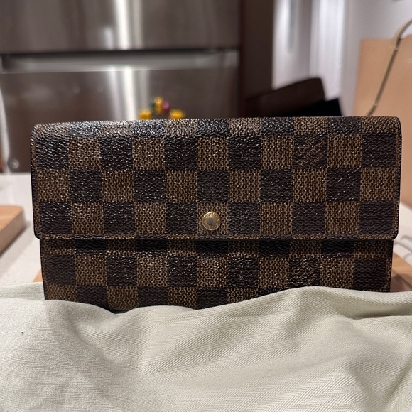 Louis Vuitton Handbags - Checkered Brown Wallet